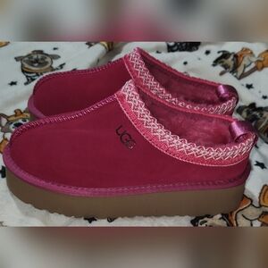 UGG Women's Fuchsia Tasman Slippers